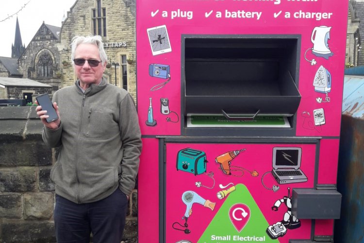 weee recycling bank mobile phone recovered